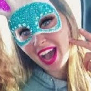 Meet your Posher, Daisey